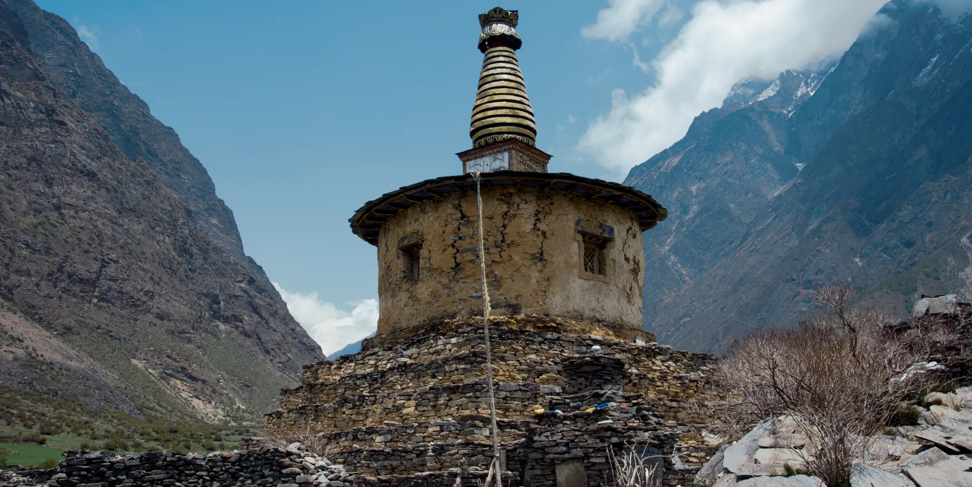 Tsum valley chorten